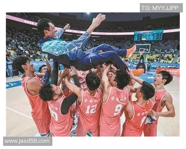 成都篮球队灵活性揭秘：如何在赛场上展现卓越的团队协作与战术智慧