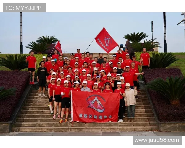 深圳攀岩队勇闯城市马拉松展现拼搏精神与团队力量的逆袭之旅