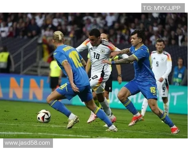 2016欧洲杯精彩回放德国队对阵乌克兰的激烈比赛瞬间分析