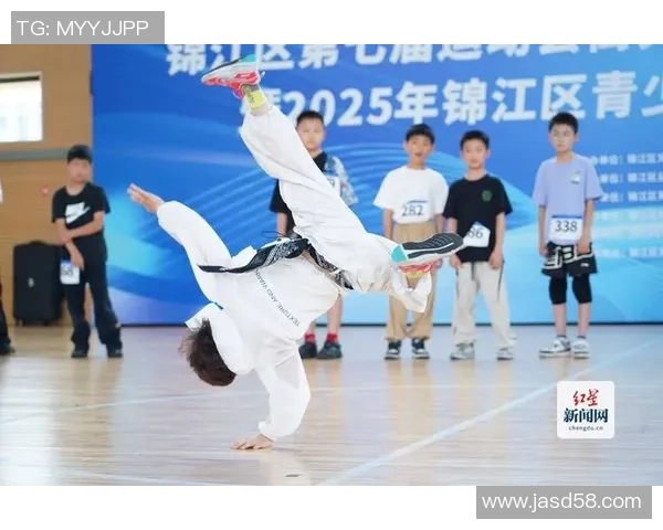 赛后分析：武汉街舞队与成都街舞队在灵活性上的精彩对决与表现探讨